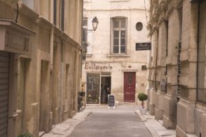 Malerische Gasse in Montpellier