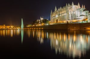 Palma de Mallorca bei Nacht